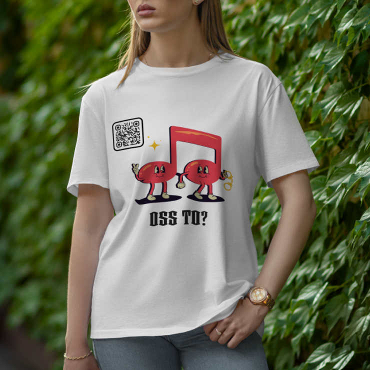På årets RaumaRock kan du møte din neste crush, bestevenn eller festivalbuddy på den gode, gammeldagse måten – med en moderne vri! QR-me-skjorta fra i fjor ble en hit, og nå er den tilbake! Swipe deg til en festivalflamme (på ekte!) På årets RaumaRock kan du møte din neste crush, bestevenn eller festivalbuddy på den gode, gammeldagse måten – med en moderne vri! QR-me-skjorta fra i fjor ble en hit, og nå er den tilbake! Swipe deg til en festivalflamme (på ekte!)